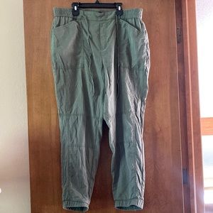 Khaki cargo Banana Republic joggers